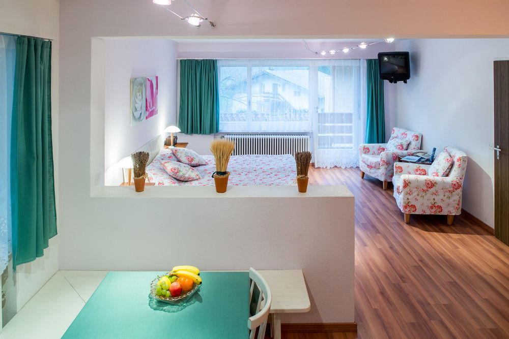 เบดโฮเทล ซาลีนา มารีส - เวลล์เนสส์ แอนด์ วินเทจ Hotel Morel ภายนอก รูปภาพ