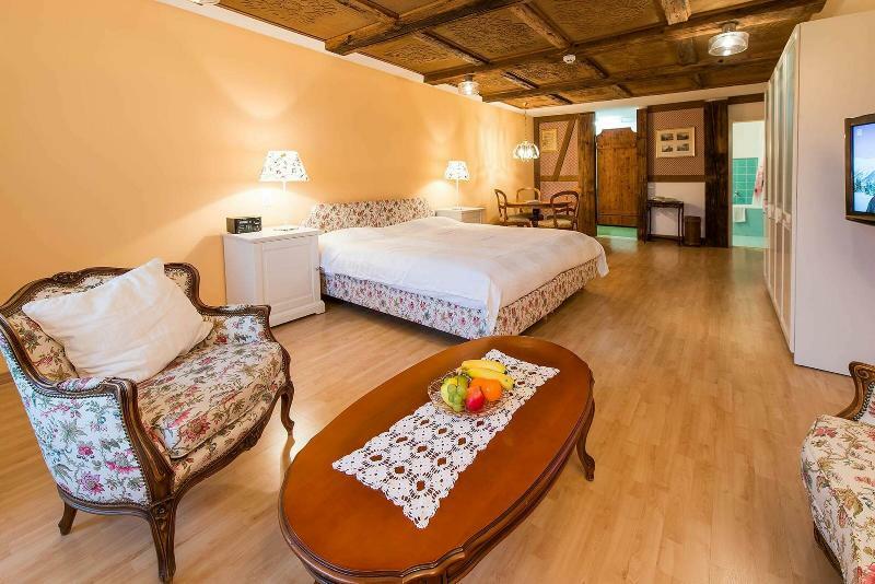 เบดโฮเทล ซาลีนา มารีส - เวลล์เนสส์ แอนด์ วินเทจ Hotel Morel ภายนอก รูปภาพ